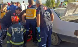 Denizli'de hafif ticari araca çarpan otomobildeki 1 kişi öldü, 5 kişi yaralandı