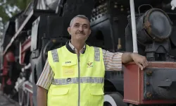 62 Yaşındaki Tevfik Doğan 45 Yıldır Raylarda