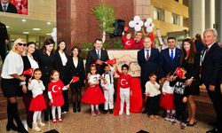 İzmir'de minik ellerden Cumhuriyet Bayramı'na özel resim sergisi