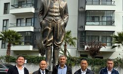 İzmir'de 'Türk dünyasında dil birliği' konulu konferans