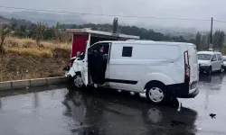 Para Taşıyan Araçla Otomobil Çarpıştı: 1 Ölü, 3 Yaralı