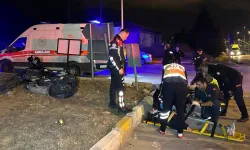 Motosiklet Otomobile Çarptı: 2 Yaralı