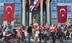 Kütahya'da motosikletlilerden 'Cumhuriyet Korteji'