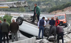 Pamukkale'de takla atan otomobildeki anne ve oğlu yaralandı