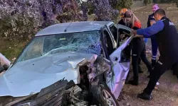 Traktörle çarpışan otomobildeki Karı Koca Yaralandı