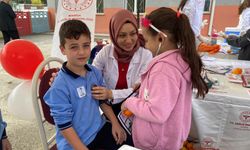 Alaşehir'de öğrenciler sağlık çalışanlarıyla bir araya geldi