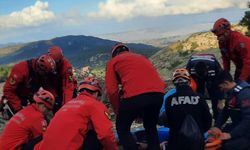 Aydın'da dağda yürüyüş sırasında düşerek yaralanan kişi, askeri helikopterle kurtarıldı