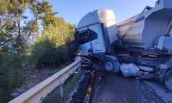 Bodrum'da tırla otomobilin çarpıştığı kazada 2 kişi yaralandı