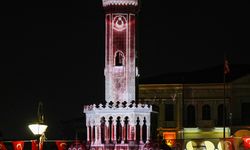 İzmir Kültür Yolu Festivali'nde, İzmir Saat Kulesi dijital sanatla ışıklandı