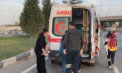 Kütahya'da bir otomobil önündeki araca çarptı, 3 kişi yaralandı