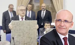 Karaoba’dan Meclis’te 1 TL’lik tabloyla ekonomi protestosu