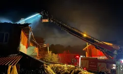 Banaz’da Yıldırım Düşen Evde Yangın Çıktı!