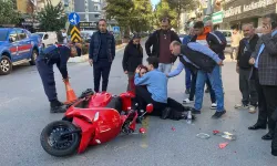 Nazilli'de minibüsle çarpışan motosikletteki 2 kişi yaralandı