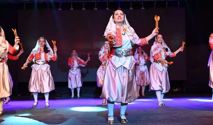 Uşaklı Öğretmenler Sahnede: Huzurpark'ta Unutulmaz Gösteri