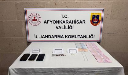 Afyonkarahisar'da uyuşturucu operasyonunda 3 zanlı yakalandı