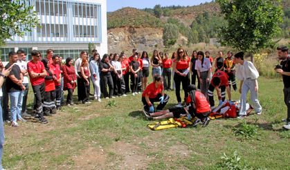 Fethiye'de üniversitede yapılan afet ve acil durum tatbikatı gerçeğini aratmadı