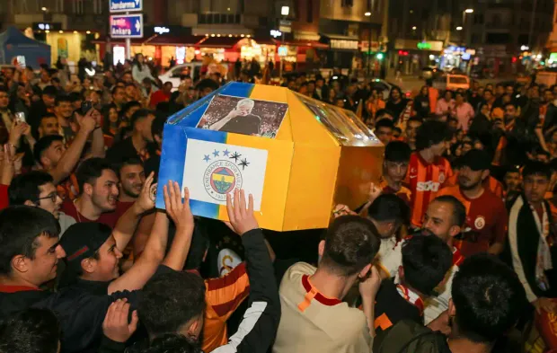 Galatasaray'ın 25. Şampiyonluğu Uşak'ta kutlandı!