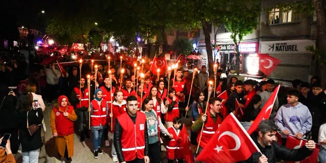 "Fener Alayı ve Gençlik Yürüyüşü" Yoğun Katılımla Gerçekleşti