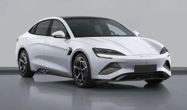 BYD, Türkiye'deki ilk SEALION 7 modelini sahibiyle buluşturdu