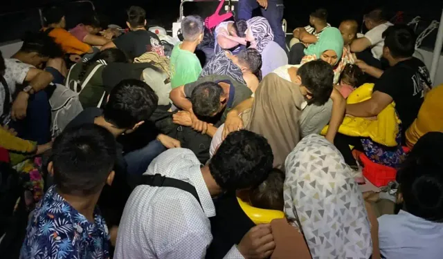 İzmir açıklarında 20 düzensiz göçmen kurtarıldı