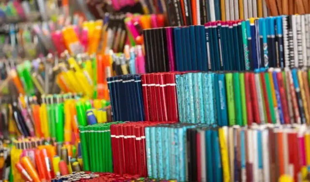 Kütahya'da 200 öğrenciye kırtasiye desteği yapıldı