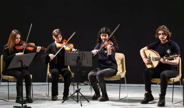 İzmir Kültür Yolu Festivali'nin ilk gününde çeşitli etkinlikler yapıldı