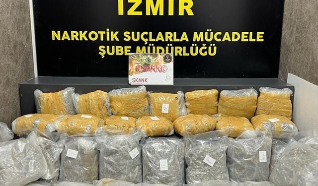 İzmir'de durdurulan kamyonda 19 kilo 225 gram esrar ele geçirildi