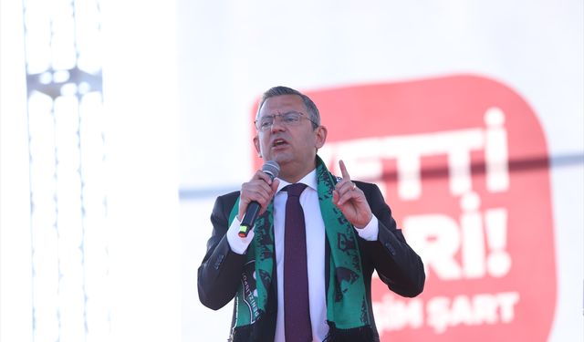 CHP Genel Başkanı Özel, Denizli'de halk buluşmasına katıldı: