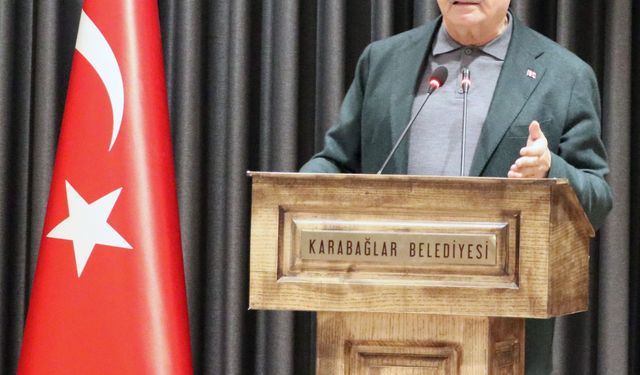 Eski TBMM Başkanı Yıldırım, İzmir'de iftar programına katıldı