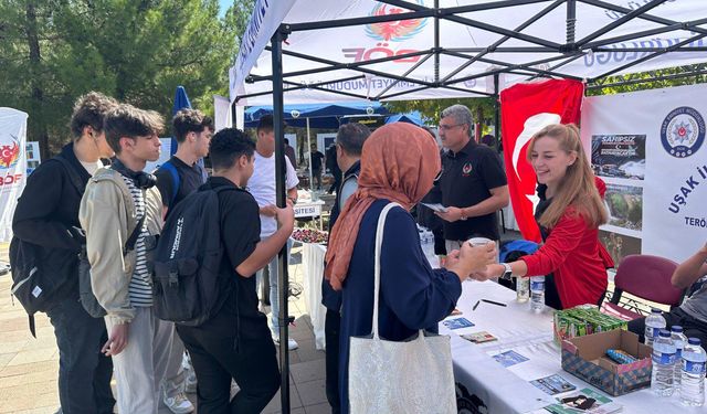 Uşak Emniyetinden Yeni Öğrencilere Güvenlik Eğitimi