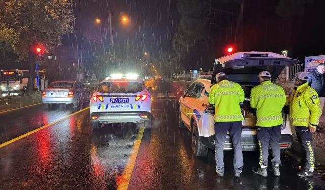 Denizli'de trafik kazasında 3 polis memuru yaralandı