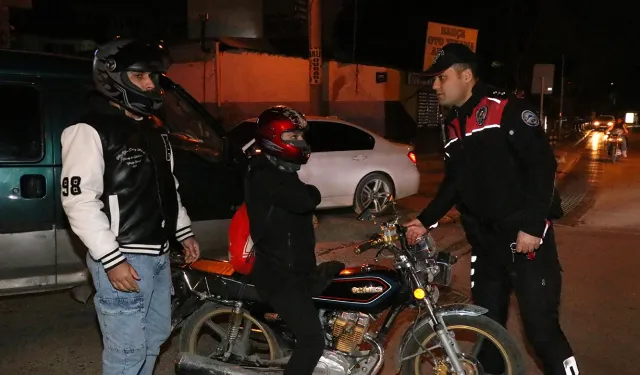 İzmir'de asayiş uygulamalarında 136 şüpheli tutuklandı