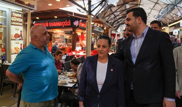 AK Parti Genel Sekreteri İnan, Kemeraltı esnafını ziyaret etti