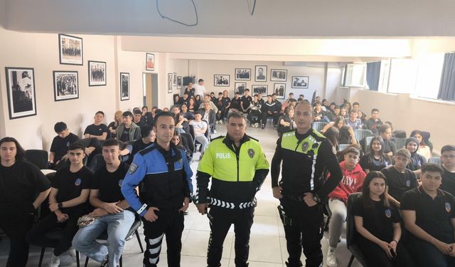 Bodrum'da öğrencilere trafik kuralları ve trafikte davranış şekilleri anlatıldı