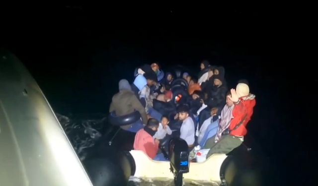 İzmir açıklarında 31 düzensiz göçmen yakalandı