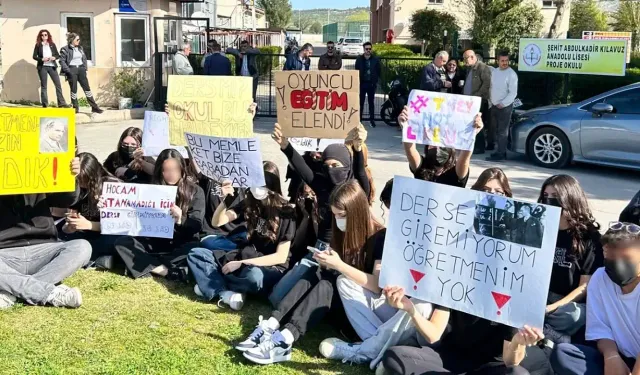 Uşak ŞAKAL Öğrencilerinden Sessiz Protesto