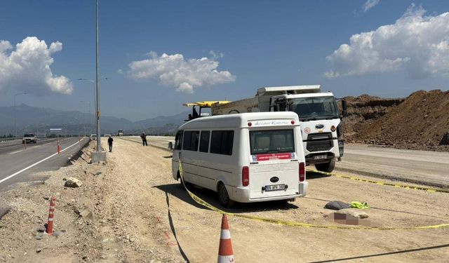 Aydın'da servis minibüsünün çarptığı işçi öldü