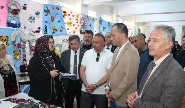 Çay'da "Karma El Sanatları Sergisi" açıldı