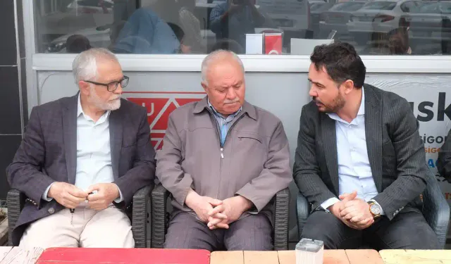 AK Parti Uşak İl Başkanı Yaşar’dan Dörtyol Esnafına Ziyaret