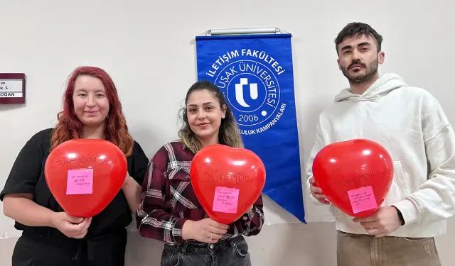 Öğrencilerinden Sağlık Çalışanlarına Moral Sürprizi