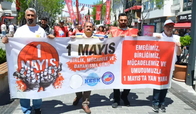 Uşak’ta 1 Mayıs Coşkusu: Meydan Halayla Şenlendi!