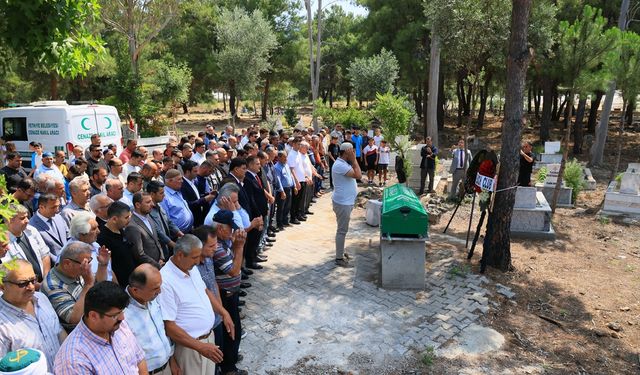 Depremde Panik Atak Sonucu Ölen Afranur Günlü Defnedildi