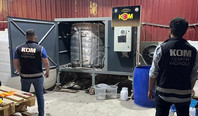 İzmir'de kaçak etil alkol operasyonunda yakalanan 2 şüpheli tutuklandı
