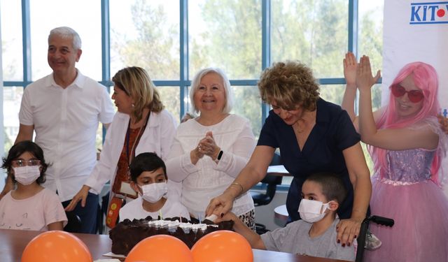 İzmir'de kanser hastası çocuklar için bayram kutlaması