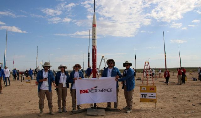 İzmirli gençler geliştirdikleri roket sistemiyle ABD'de yarıştı