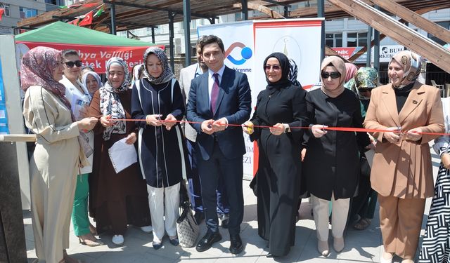 Kütahya'da ADEM kursiyerlerinin sergisi açıldı