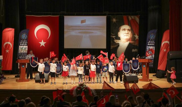 Kütahya'da "Ordu millet el ele" konseri düzenlendi