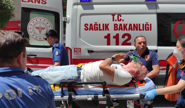Manisa'da yangın sırasında asansörde mahsur kalan kişi dumandan etkilendi