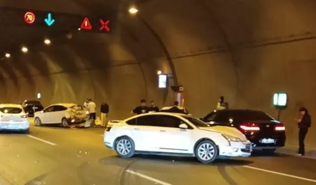İzmir-Uşak Karayolunda Zincirleme Kaza: 3 Yaralı