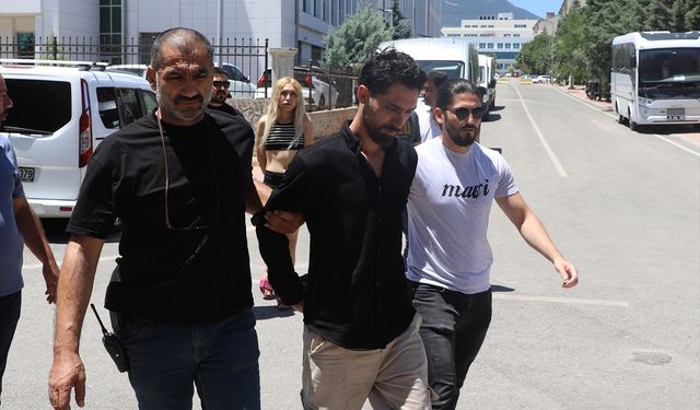 Denizli'de bıçaklı kavgada 1 kişi öldü